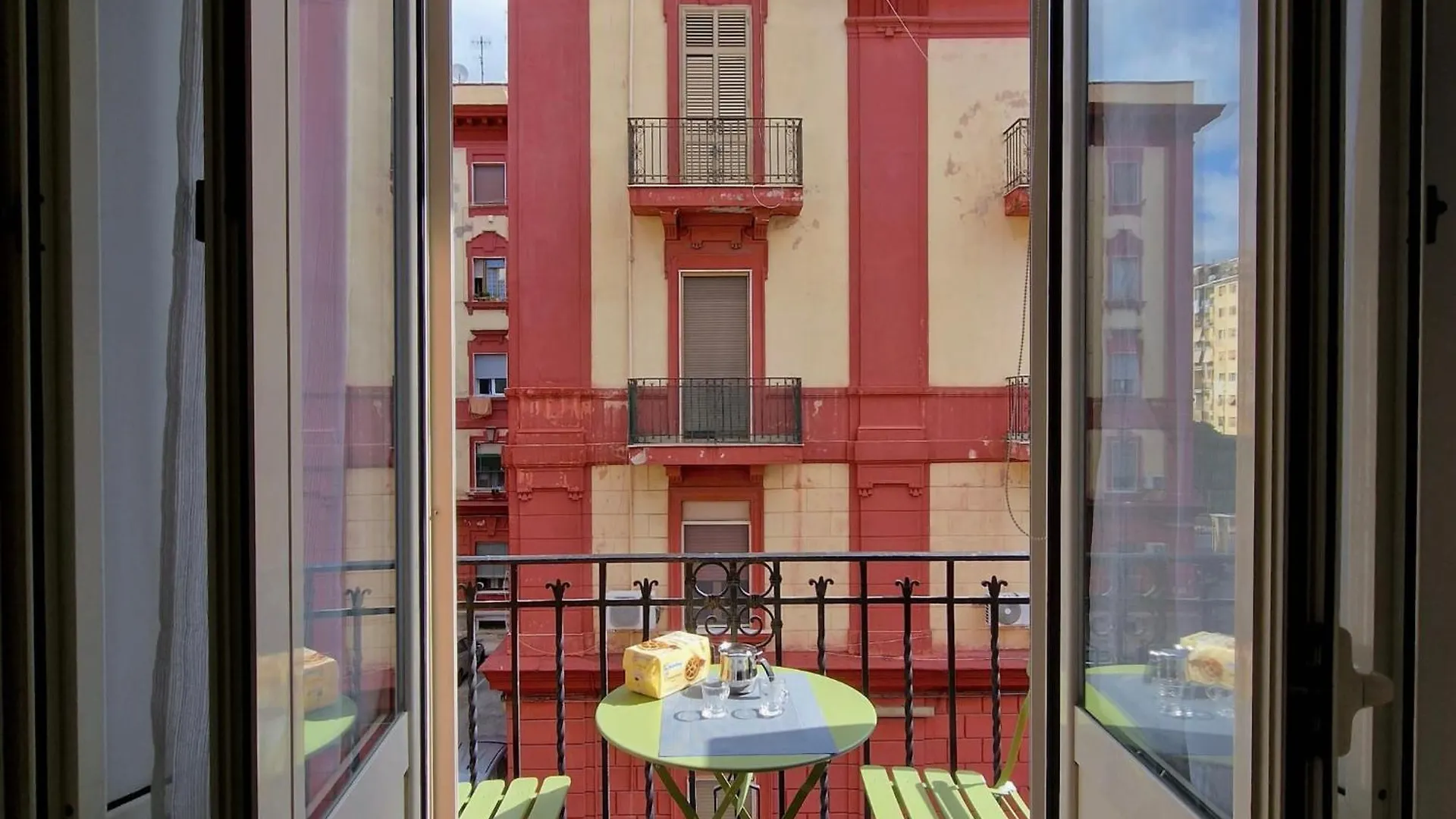 Luminhouse Napoli Hotel Italy